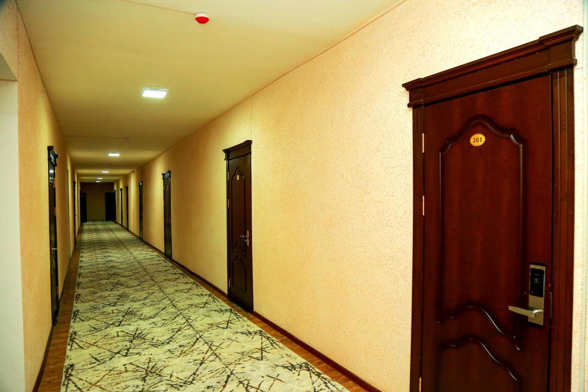 Hotel Mir Адрес Abu Ali Ibn Sino 4A Бухара Екстериор снимка