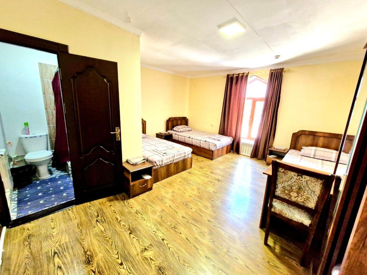 Hotel Mir Адрес Abu Ali Ibn Sino 4A Бухара Екстериор снимка