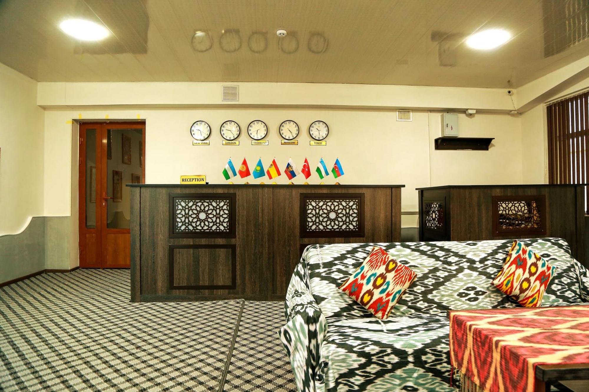 Hotel Mir Адрес Abu Ali Ibn Sino 4A Бухара Екстериор снимка